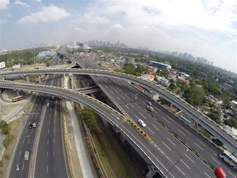 Metro Manila Skyway .